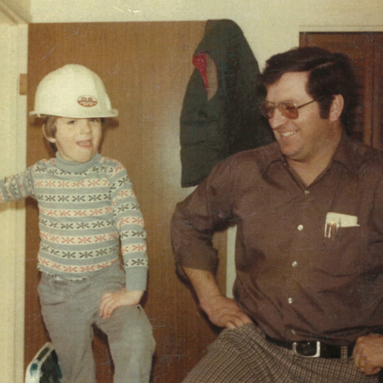 Photo young Terran and Glen (father and son).